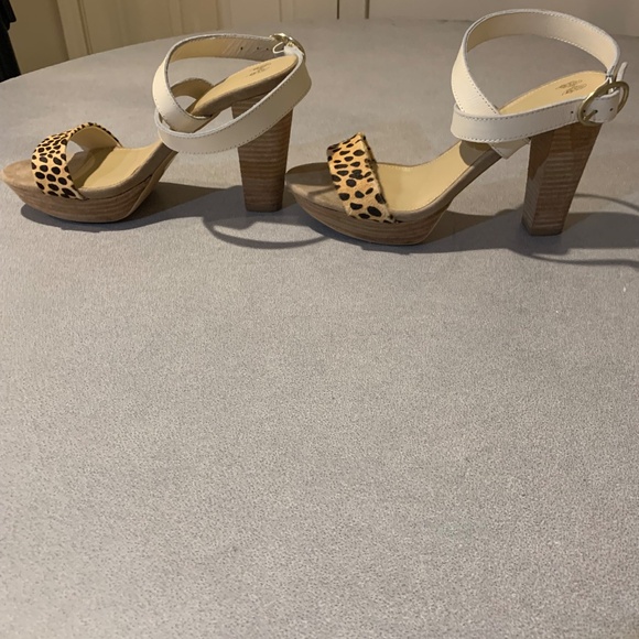 Victoria’s Secret Tan/Brown Print Platform Sandals sz 8.5 B - Picture 4 of 7